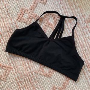Black Beyond Yoga Low Impact Strappy Racerback V-Neck Sports Bra L